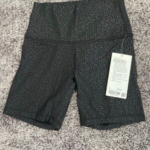 NWT Lululemon Align High Rise 6" Shorts - Size 6
